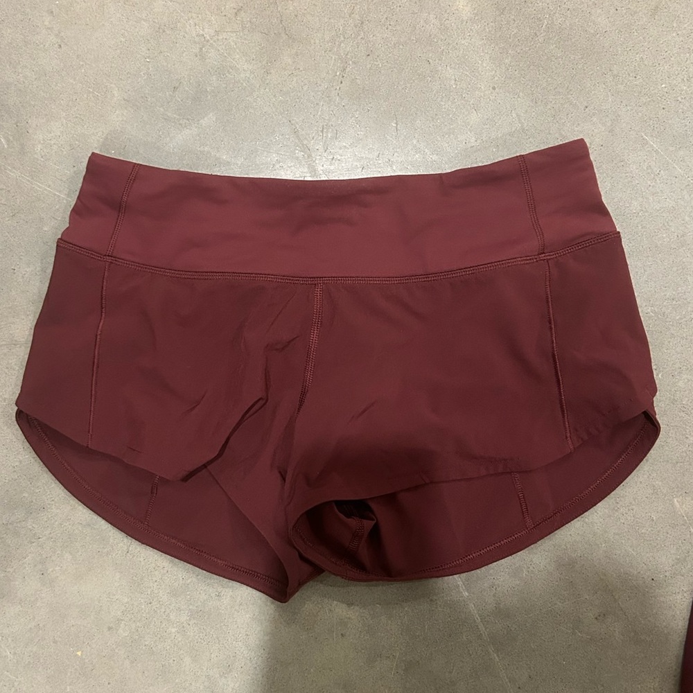 Lulu Speed Up 2.5 in Shorts